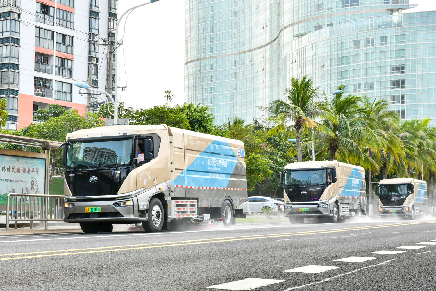 純電動(dòng)洗掃車(chē)守護(hù)藍(lán)天