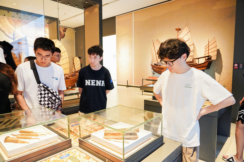 參賽隊(duì)伍參觀博物館。主辦方供圖
