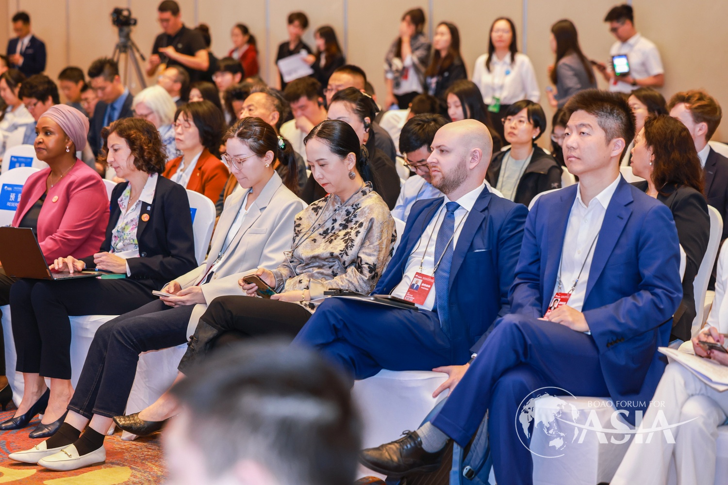 與會人員認(rèn)真聆聽。圖源：博鰲亞洲論壇官網(wǎng)